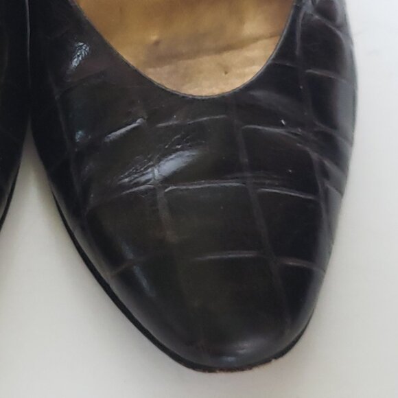 Joan & David Italian Black Croc Print Leather Pumps-Hand Made in Italy; size 7B - Picture 6 of 15